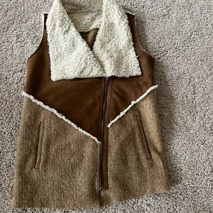 LOGO by Lori Goldstein Sherpa Vest
